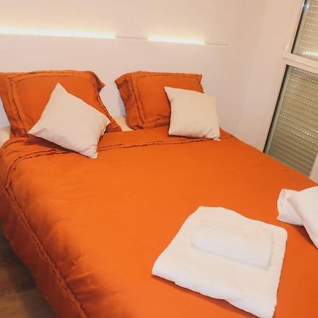 T3 Au Centre Ville Avec Balcon, Parking Gratuit Quimper Exterior photo
