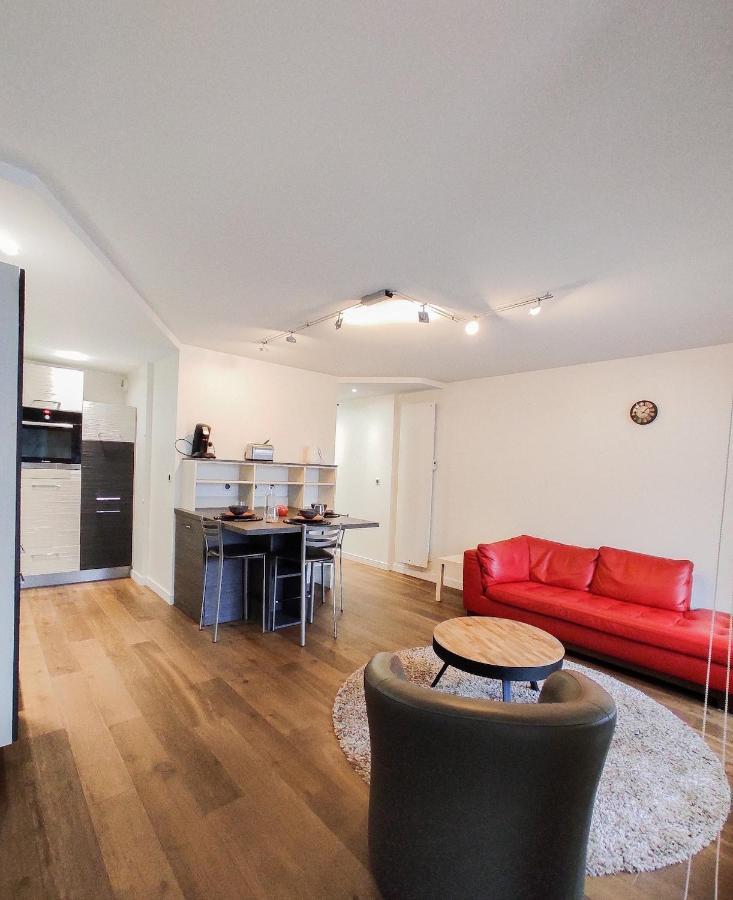 T3 Au Centre Ville Avec Balcon, Parking Gratuit Quimper Exterior photo